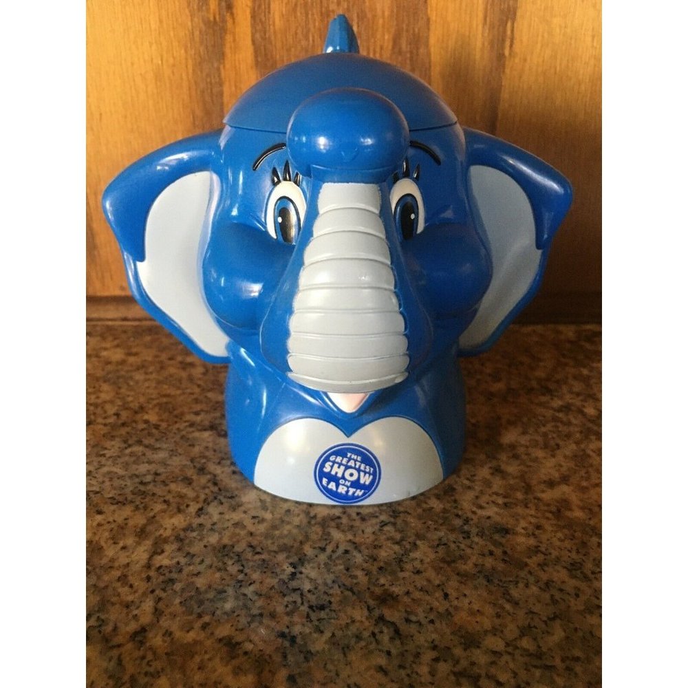 Collectible Cup Ringling Bros. Barnum & Bailey Circus Blue Elephant Flip Lid